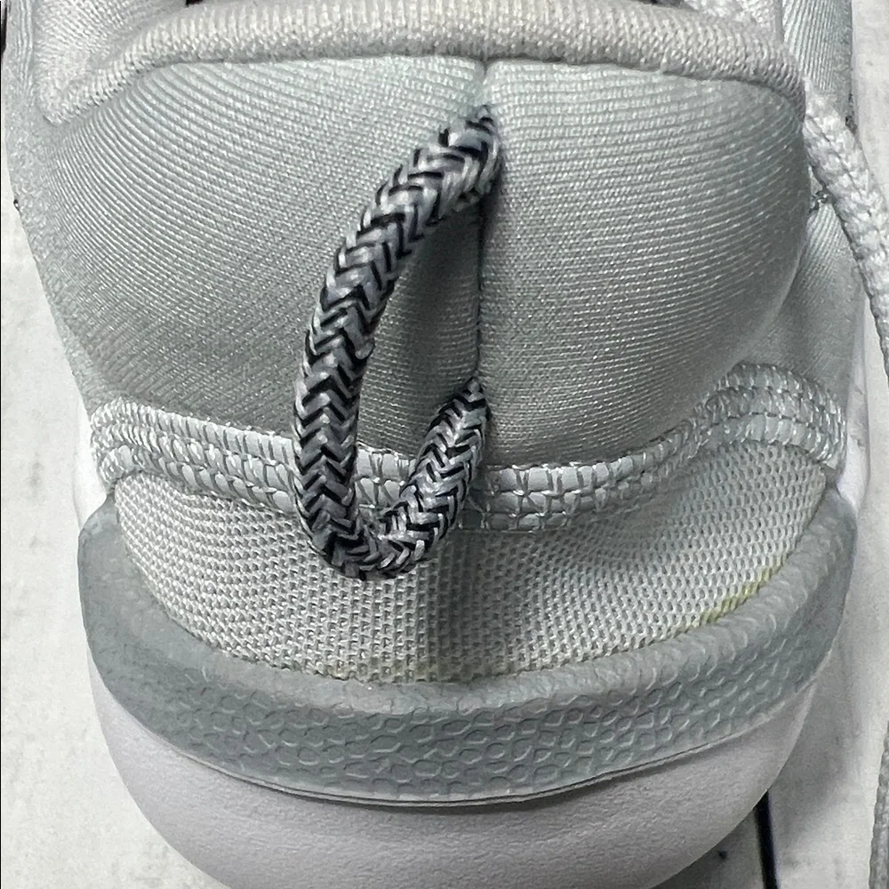 WMNS NIKE FLEX 2021 RN PURE PLATINUM/METALLIC SILVER-WOLF GREy SZ -8
